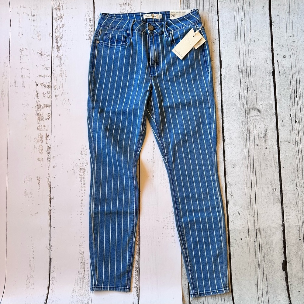 NWT UNPUBLISHED High Rise Skinny Retro 🚫Sold Out🚫